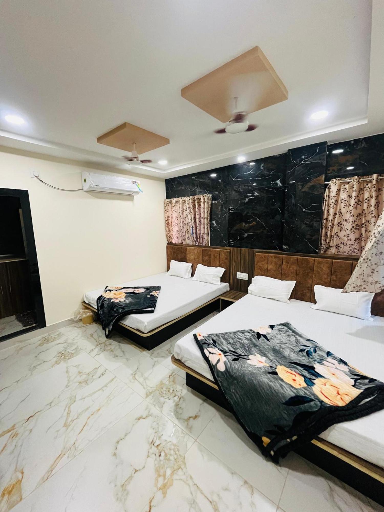 Hotel Sk Tower Ujjain Ngoại thất bức ảnh