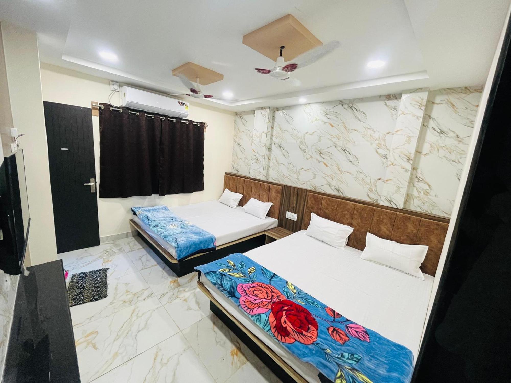 Hotel Sk Tower Ujjain Ngoại thất bức ảnh