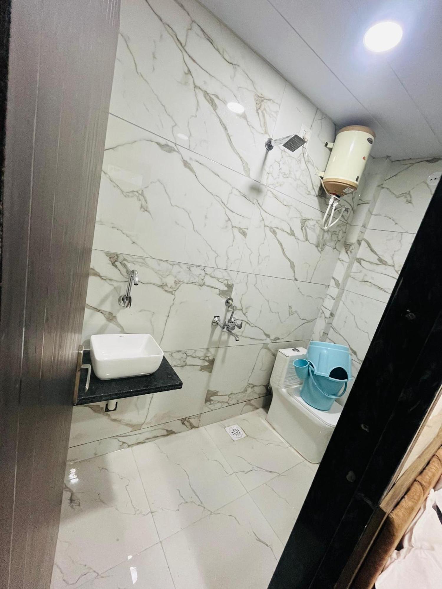 Hotel Sk Tower Ujjain Ngoại thất bức ảnh