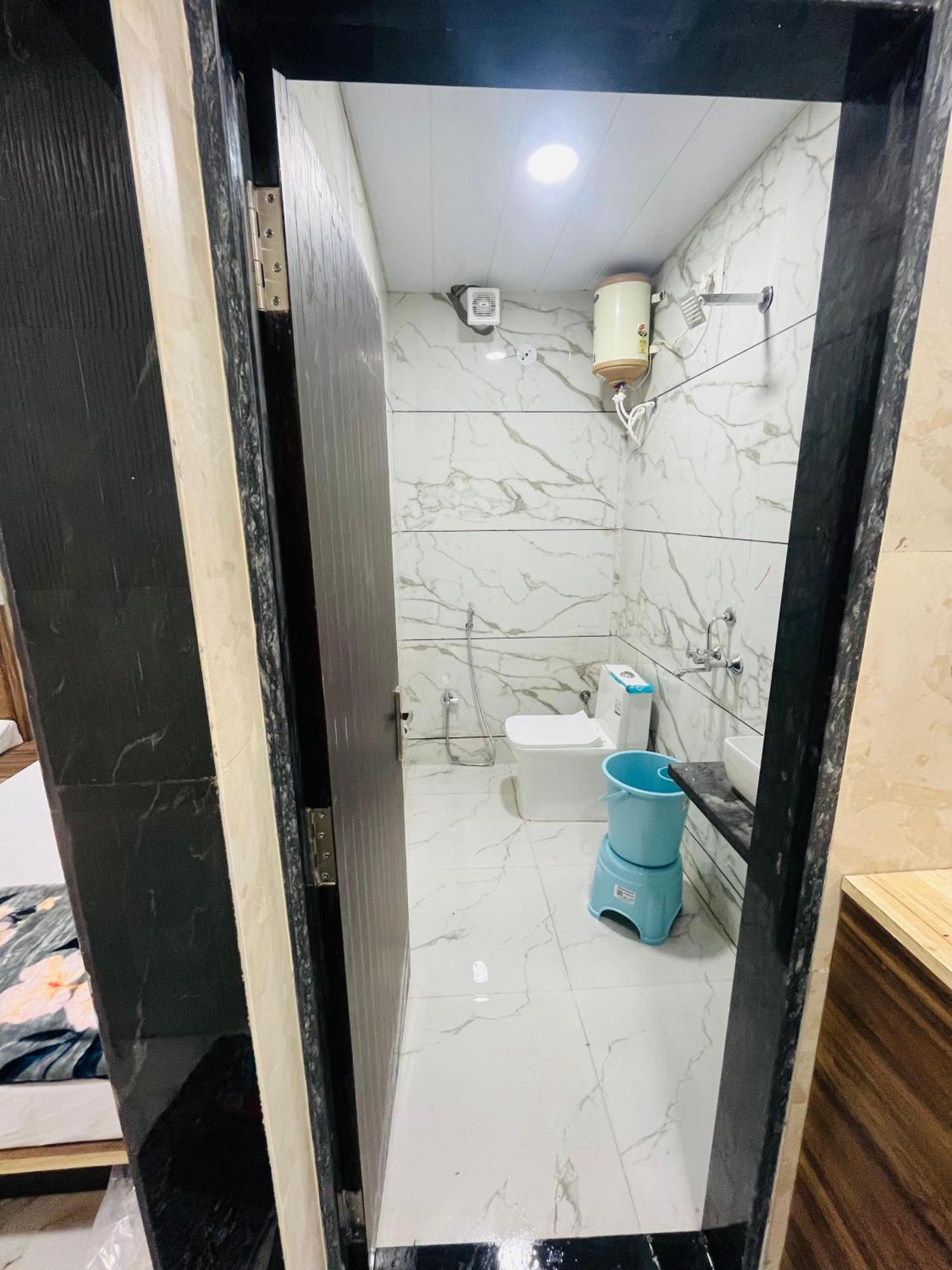 Hotel Sk Tower Ujjain Ngoại thất bức ảnh