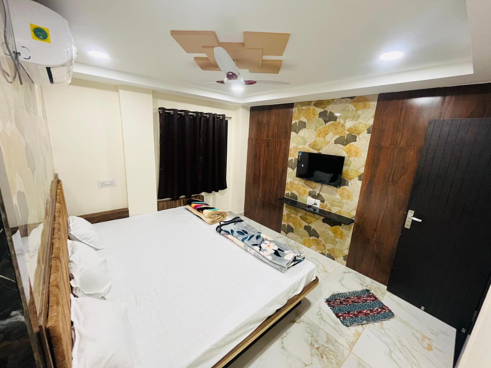 Hotel Sk Tower Ujjain Ngoại thất bức ảnh