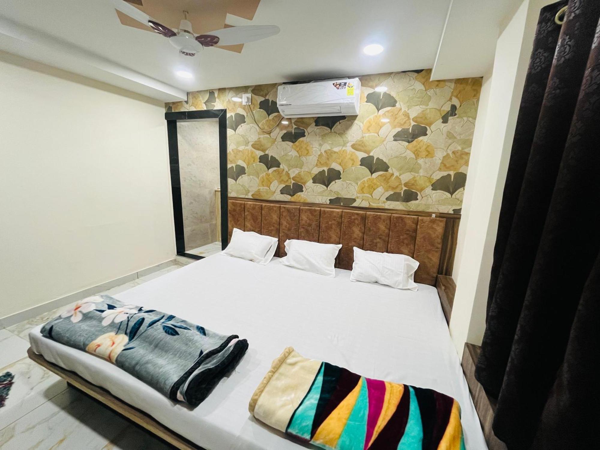 Hotel Sk Tower Ujjain Ngoại thất bức ảnh
